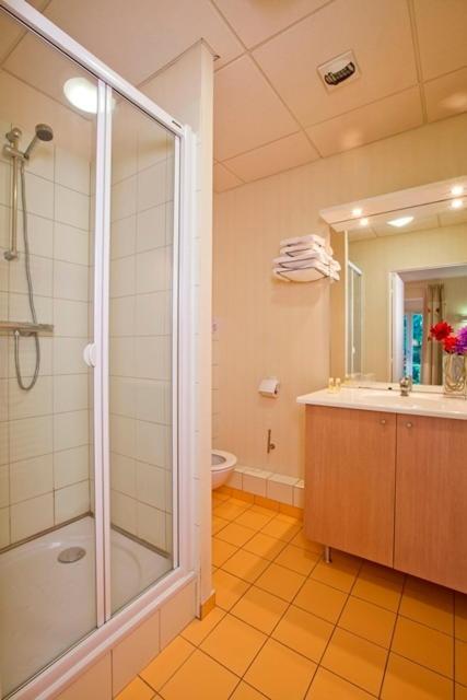 Hotels&Résidences - Le Metropole Luxeuil-les-Bains Habitación foto