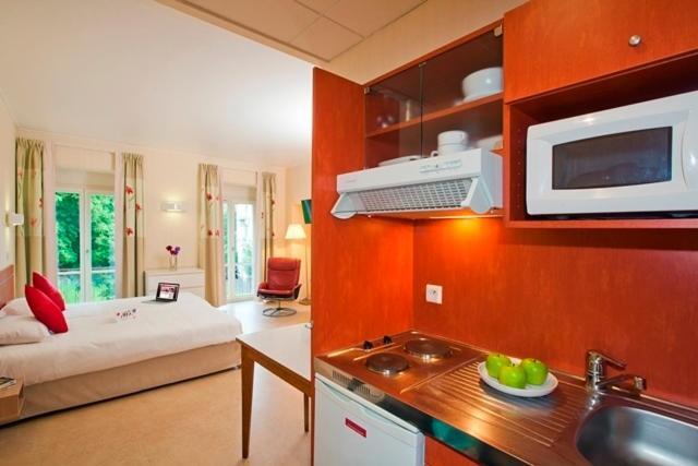 Hotels&Résidences - Le Metropole Luxeuil-les-Bains Habitación foto