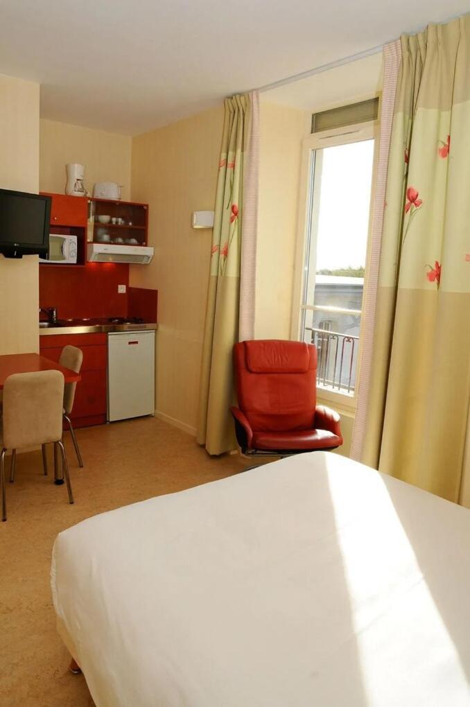 Hotels&Résidences - Le Metropole Luxeuil-les-Bains Habitación foto