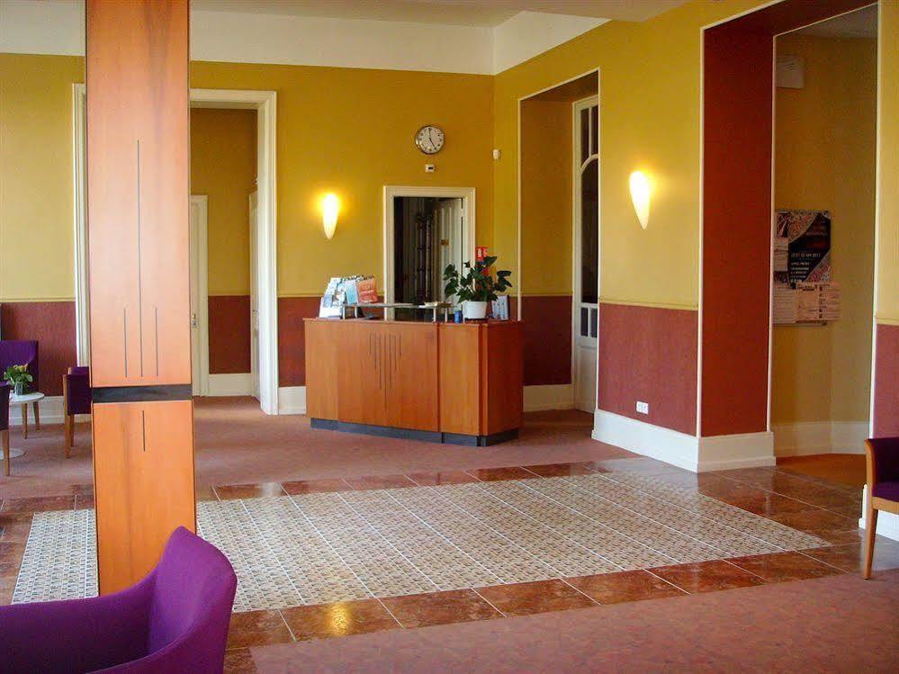 Hotels&Résidences - Le Metropole Luxeuil-les-Bains Exterior foto