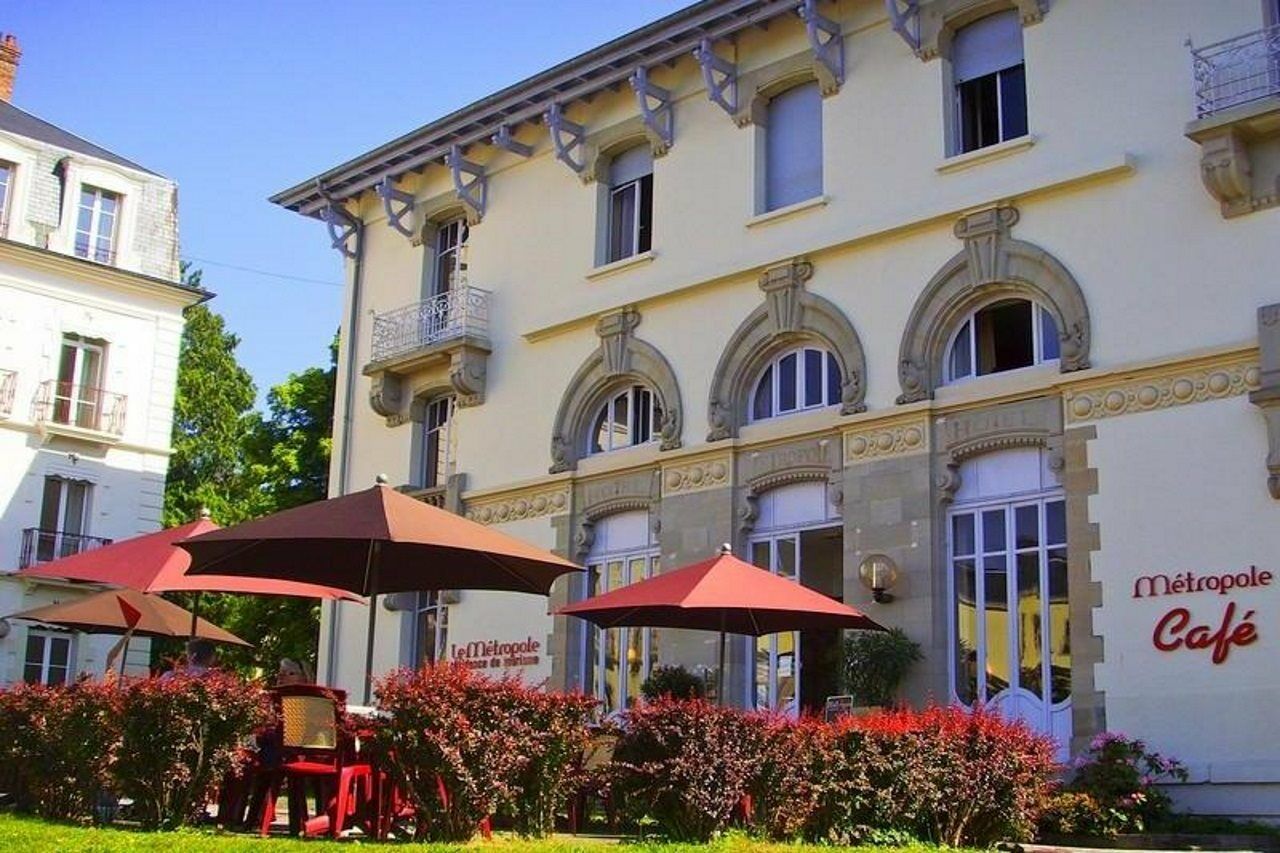 Hotels&Résidences - Le Metropole Luxeuil-les-Bains Exterior foto