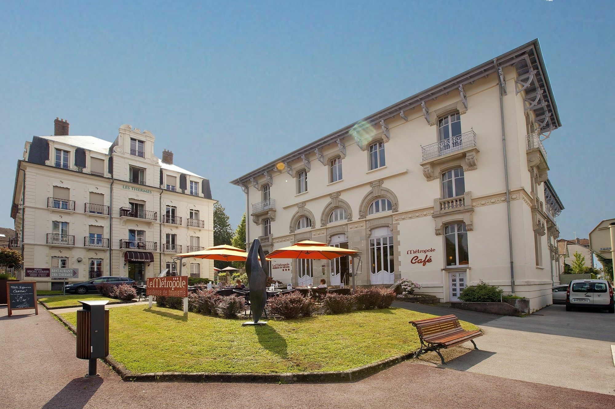 Hotels&Résidences - Le Metropole Luxeuil-les-Bains Exterior foto